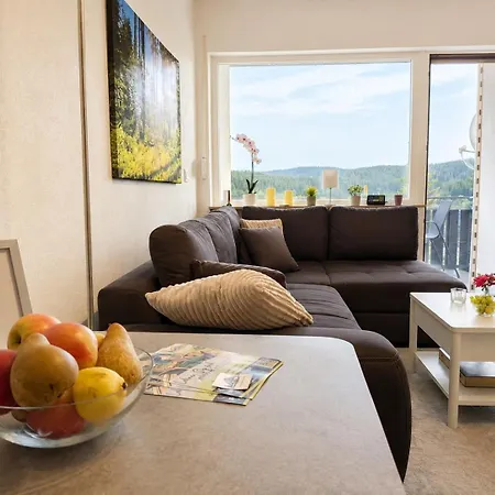 アパート „schwarzwaldtraum - Maisonette Mit Zwei Terrassen & Panoramabalkon Im Schwarzwald *
