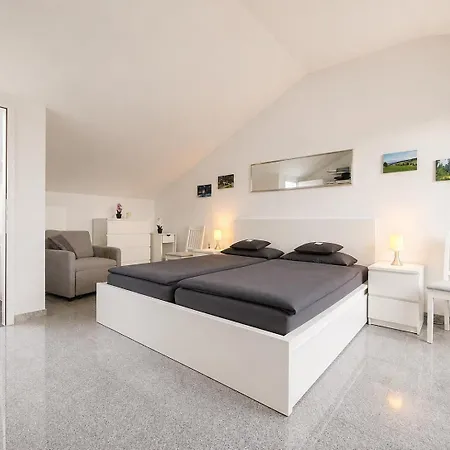 アパート „schwarzwaldtraum - Maisonette Mit Zwei Terrassen & Panoramabalkon Im Schwarzwald ショナッハ