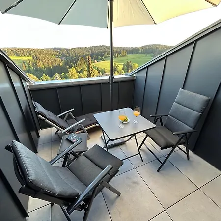 アパート „schwarzwaldtraum - Maisonette Mit Zwei Terrassen & Panoramabalkon Im Schwarzwald