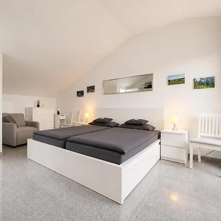 „schwarzwaldtraum - Maisonette Mit Zwei Terrassen & Panoramabalkon Im Schwarzwald *